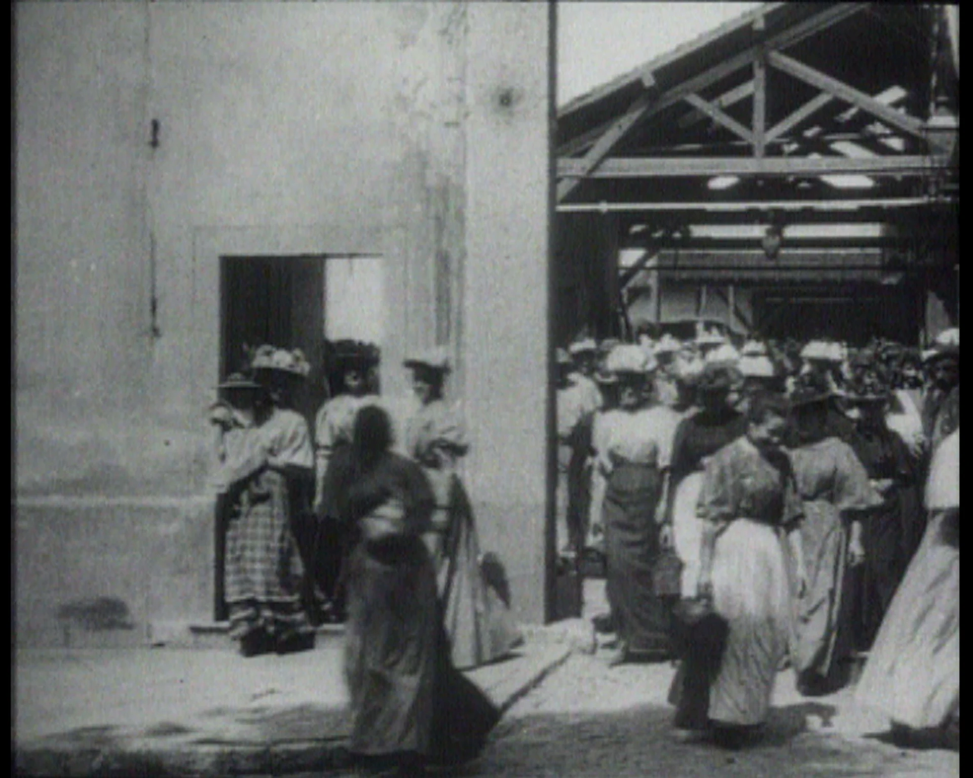 shot 5 from movie Arbeiter verlassen die Fabrik by Harun Farocki